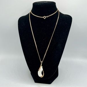 Vintage SARAH COVENTRY 28” gold & cream necklace signed 1980s